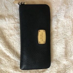 Michael Kors zippered wallet